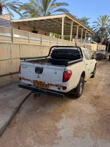 מיצובישי טרייטון / L200