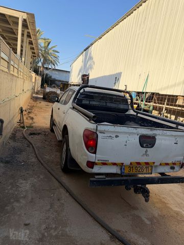 מיצובישי טרייטון / L200