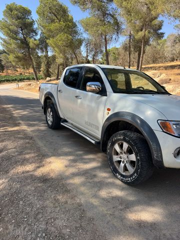 מיצובישי טרייטון / L200