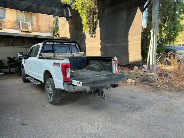 F-250 Lariat אוט׳ 5 מק 6.7 (450 כ״ס)