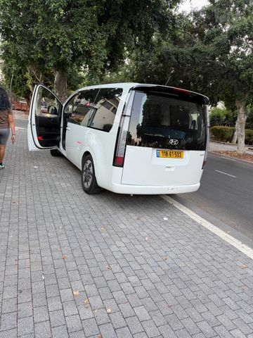 יונדאי סטאריה