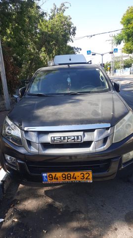 איסוזו די-מקס