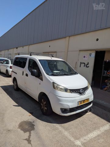 ניסאן NV200