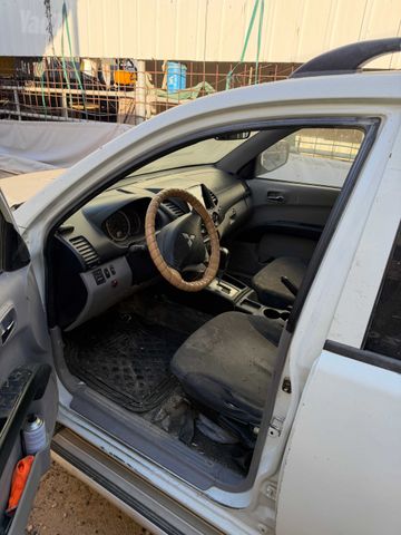 מיצובישי טרייטון / L200