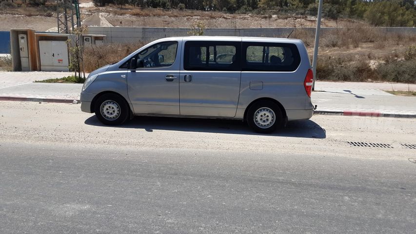 יונדאי H-1 / i800