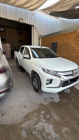 מיצובישי טרייטון / L200