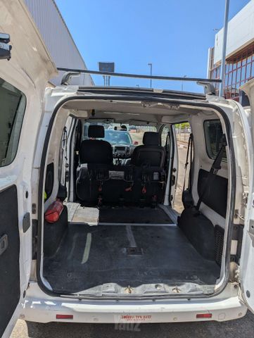 ניסאן NV200