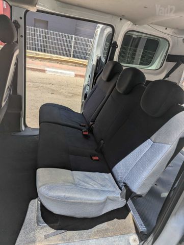 ניסאן NV200