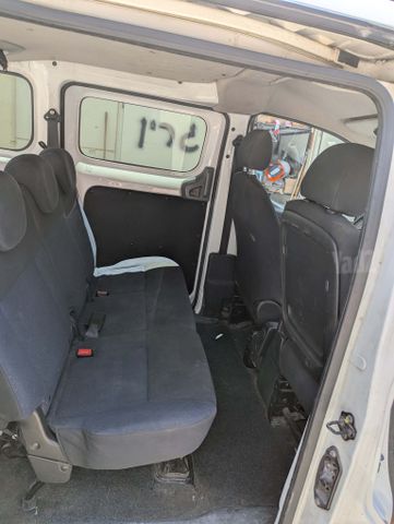 ניסאן NV200