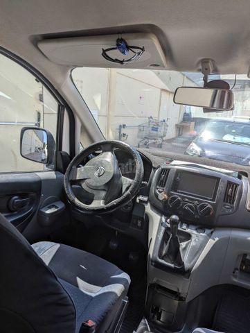 ניסאן NV200