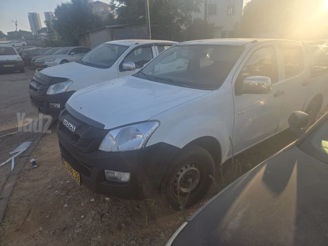 מודעת רכב איסוזו די-מקס