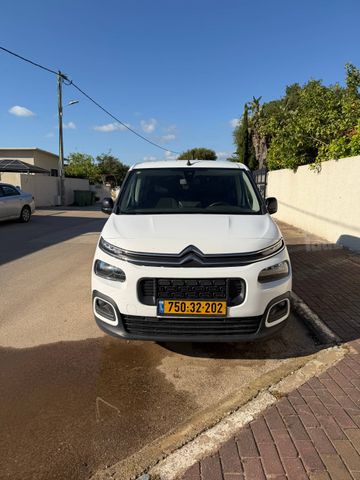 מודעת רכב סיטרואן ברלינגו