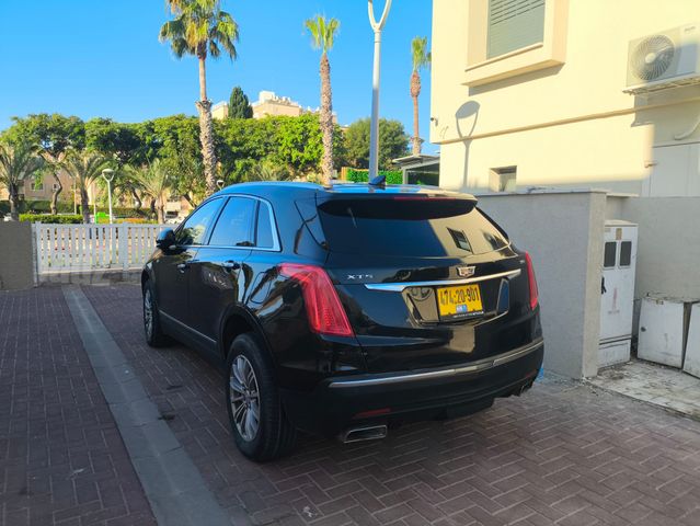 קאדילק XT5