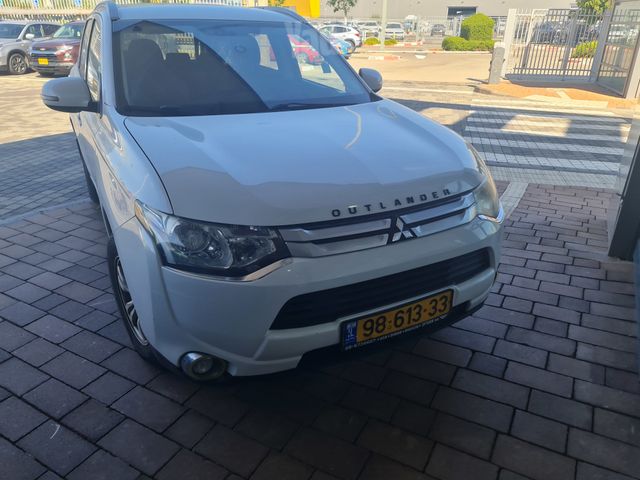 מיצובישי אאוטלנדר