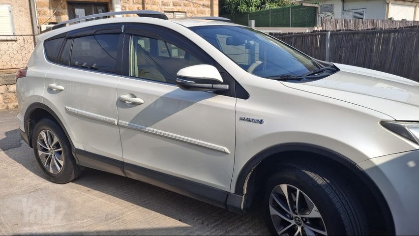 טויוטה RAV4