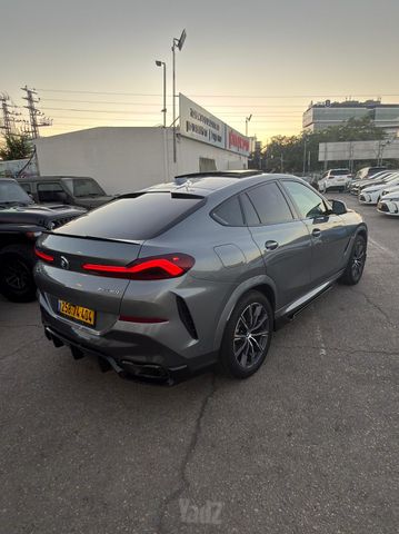 ב מ וו X6