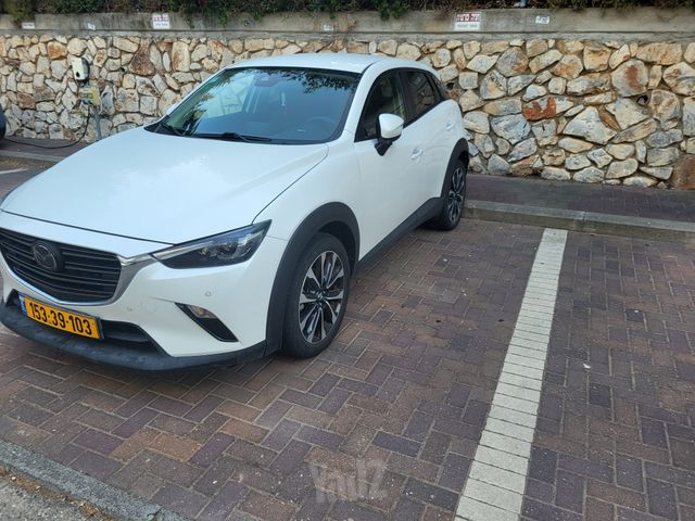מודעת רכב מאזדה CX-3
