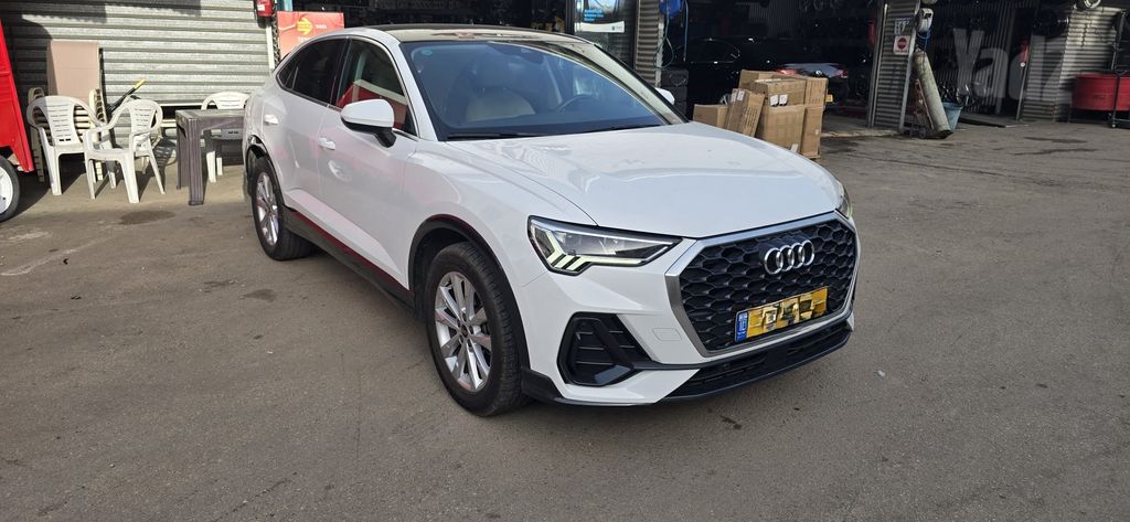 אאודי Q3