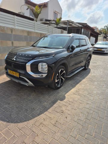 אאוטלנדר Instyle אוט׳ 2.5 (181 כ״ס)