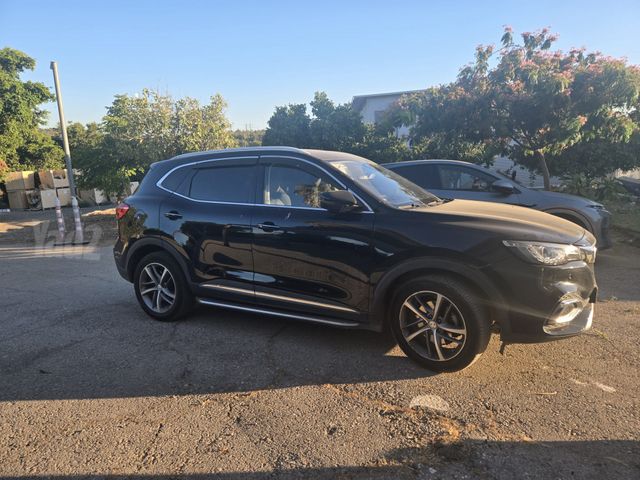 מודעת רכב אם ג'י EHS PHEV