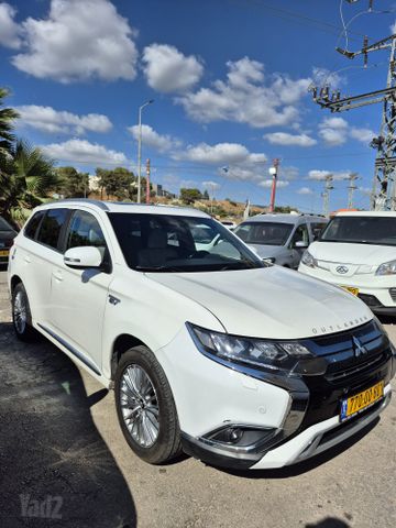 מיצובישי אאוטלנדר