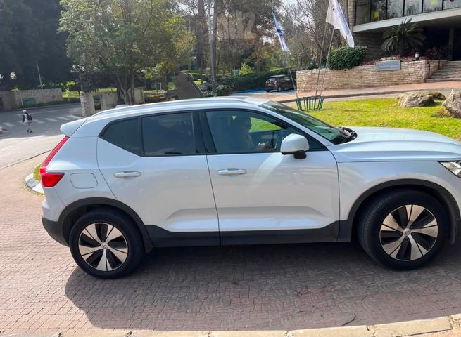 מודעת רכב וולוו XC40
