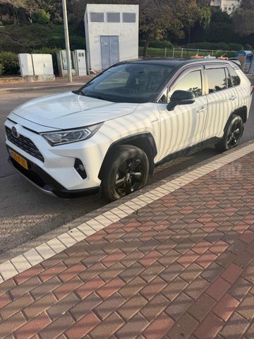 טויוטה RAV4