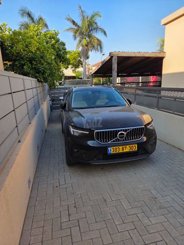 מודעת רכב וולוו XC40