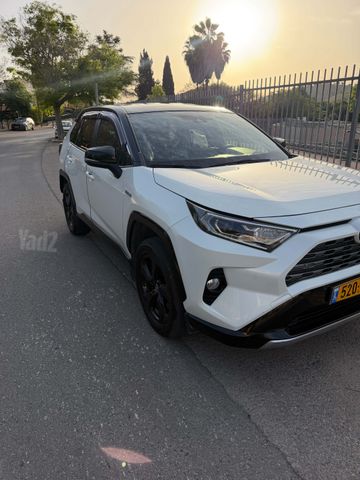 טויוטה RAV4