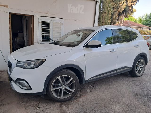 מודעת רכב אם ג'י EHS PHEV