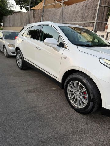 קאדילק XT5