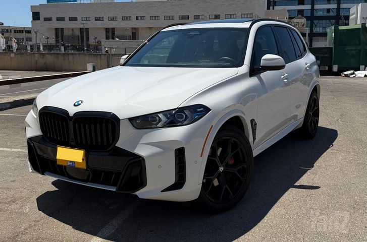 X5 M-Superior 40i היברידי אוט׳ 3.0 (375 כ״ס)