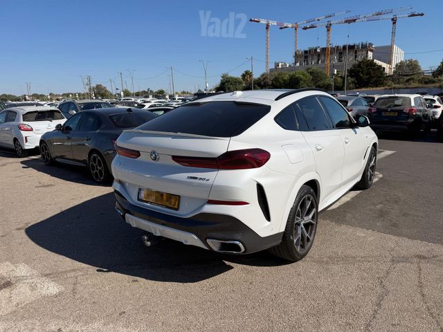ב מ וו X6