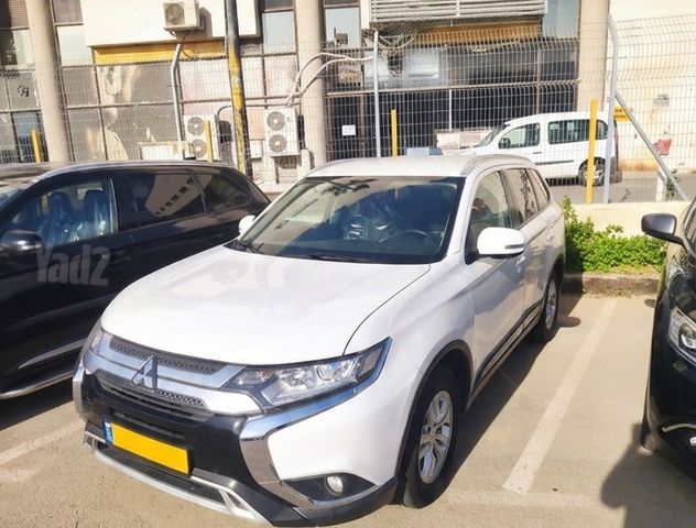 אאוטלנדר 4X2 Intense אוט׳ 2.0 (150 כ״ס) [2019-2021]