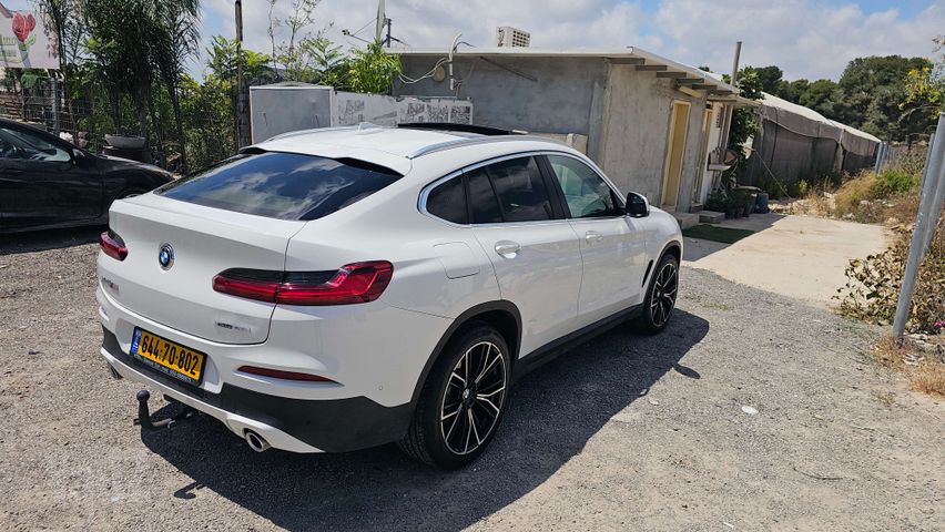 ב מ וו X4