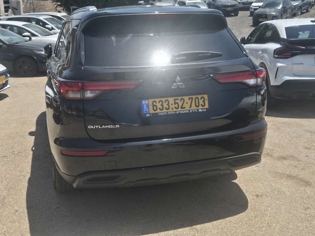 מיצובישי אאוטלנדר