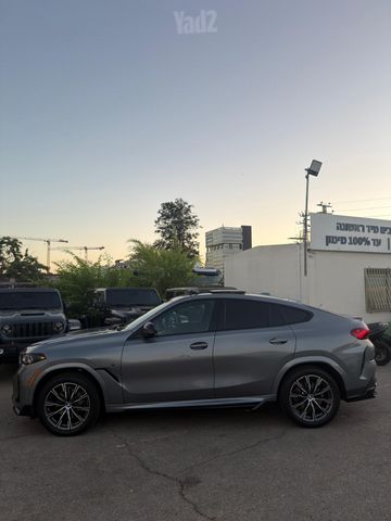 ב מ וו X6