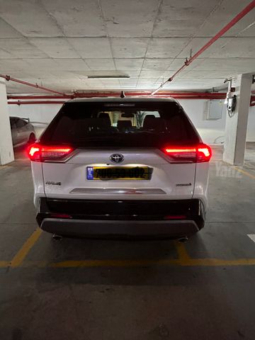 טויוטה RAV4
