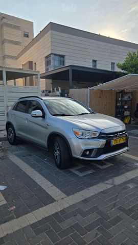 מודעת רכב מיצובישי ASX