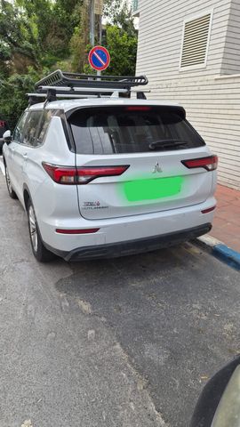 אאוטלנדר Executive אוט׳ 2.5 (181 כ״ס)
