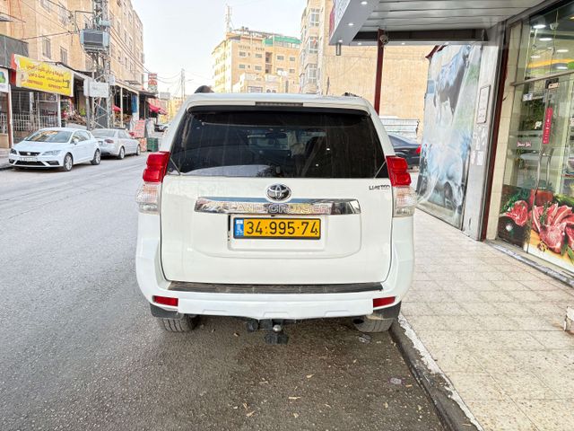 טויוטה לנד קרוזר
