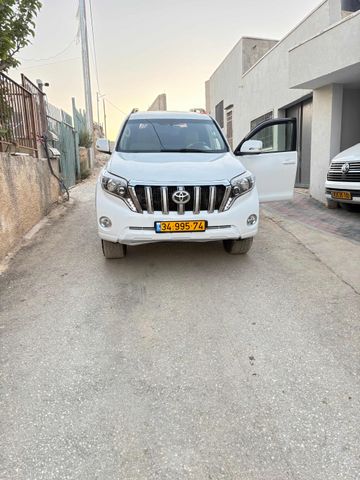 טויוטה לנד קרוזר