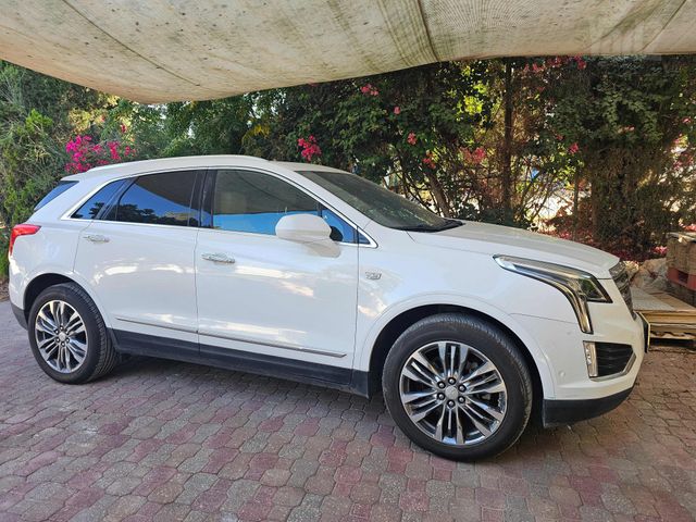 קאדילק XT5