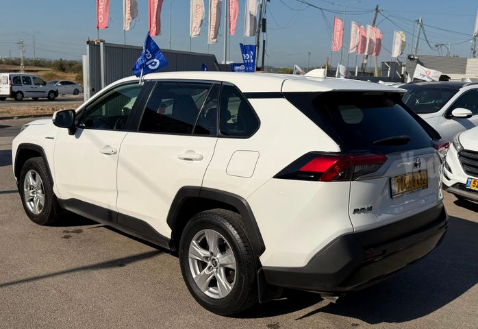 טויוטה RAV4