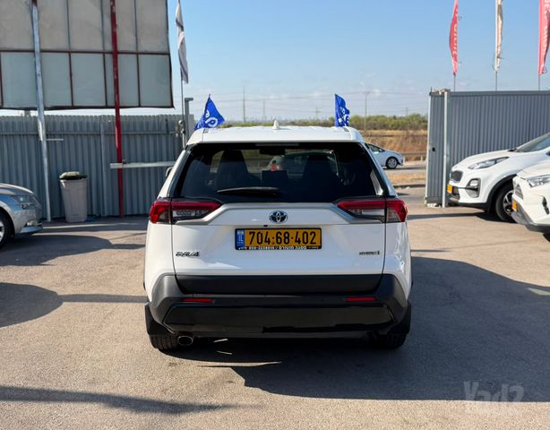 טויוטה RAV4