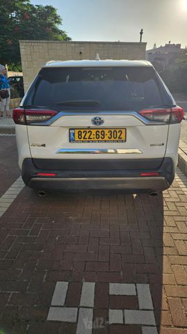 טויוטה RAV4