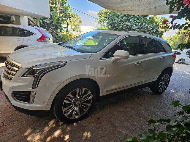 קאדילק XT5
