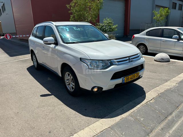 מיצובישי אאוטלנדר