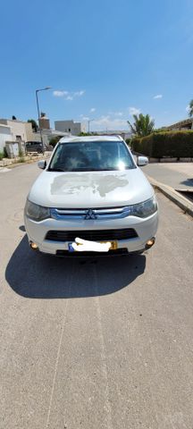 מיצובישי אאוטלנדר