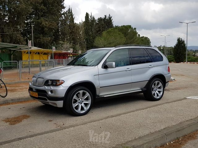 X5 4.4i אוט׳ 4.4 (320 כ״ס)